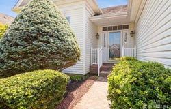 9 Glen Eagles Way, Monroe, NJ 08831
