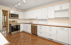 632 W Evergreen Ct, Bayside, WI 53217