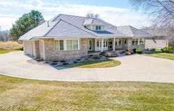 709 Cherry Hill Lane, Dakota Dunes, SD 57049