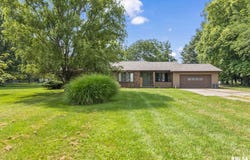 6454 Camino De Burlon Road, Rochester, IL 62563