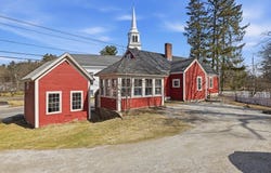 4 Townsend St, Pepperell, MA 01463