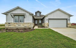 182 Alonzo DR, Del Valle, TX 78617
