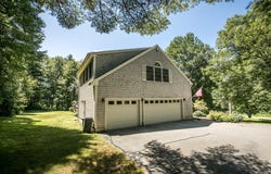 8 Country Way, Waterville, ME 04901