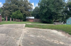 1805 N 3rd Ave., Laurel, MS 39440
