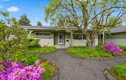 394 CHERRY Dr, Eugene, OR 97401