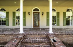 220 Lakeshore Drive, Madison, MS 39110
