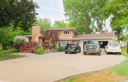 6 Edgewood Place, Burlington, IA 52601