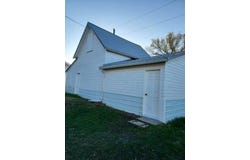 305 5th Avenue, Claremont, SD 57432