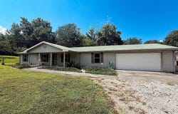 8900 Martin Martin Rd, Henderson, KY 42420