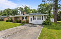 1716 Crescent Drive, Elizabeth City, NC 27909
