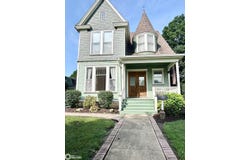 327 S 2nd Street, Wapello, IA 52653