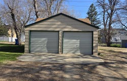 406 3rd St SW, De Smet, SD 57231
