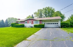 12222 Cenfield Street NE, Alliance, OH 44601