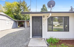1111 SPRUCE St, SweetHome, OR 97386