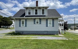 711 Rowena Drive, Ebensburg, PA 15931