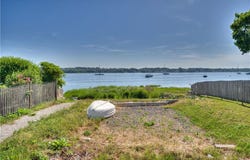 33 Spruce Lane, Bristol, RI 02809