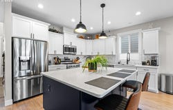 827 E AUTUMN AVE, Hermiston, OR 97838