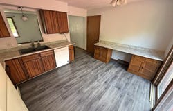 1005 N Wuthering Hills Drive, Janesville, WI 53546