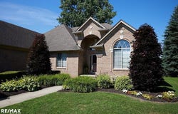 49639 Shelby Creek Dr, Shelby Twp, MI 48317