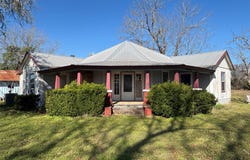 5612 HWY 71 E, Smithville, TX 78957