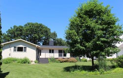 108 Lake Shore Drive, Emmetsburg, IA 50536