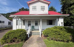 215 5th Avenue, Glasgow, WV 25086