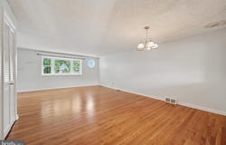 2117 RAVENWOOD DRIVE, FOLCROFT, PA 19032