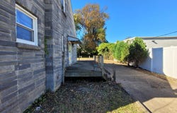 17 W MAPLE AVE, BELLMAWR, NJ 08031