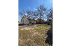 920 Valley St, Minot, ND 58701
