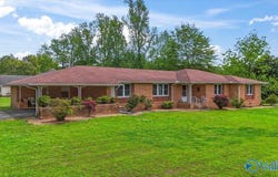 908 E Alabama Avenue, Albertville, AL 35950