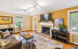 9 Bolton Place, Fair Lawn, NJ 07410