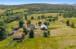 800 Hillandale, Eagle Point, OR 97524