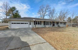 1331 N Cape Rock Drive, Cape Girardeau, MO 63701