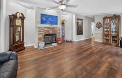 320 S 1St St #I, Island, KY 42350