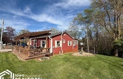 1410 E Ridge Drive, Brooklyn, IA 52211