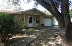 1215 W Crockett, Beeville, TX 78102