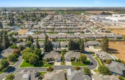 2055 N Cambridge Circle, Reedley, CA 93654