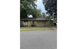 511 N Oak Street, Morrilton, AR 72110