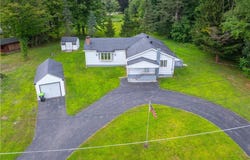 10 Park Avenue, Oppenheim, NY 13329