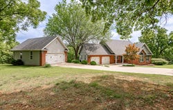 280 Center Road, Ozark, MO 65721