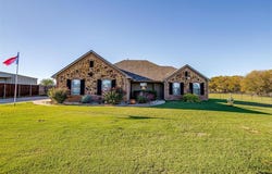 169 Amanda Lane, Reno, TX 76082