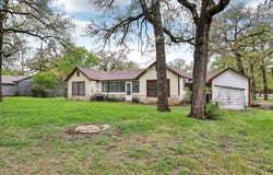 3304 Chippewa Trail, Lake Worth, TX 76135
