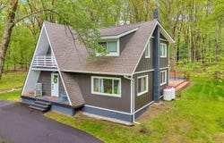180 Linden Loop, Pocono Summit, PA 18346