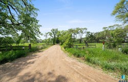 28447 477th Ave, Canton, SD 57013-5809