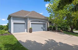 19004 W 98TH Terrace, Lenexa, KS 66220