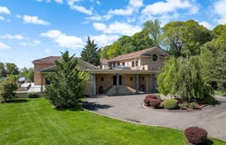 41 Meadow Wood Drive, Greenwich, CT 06830