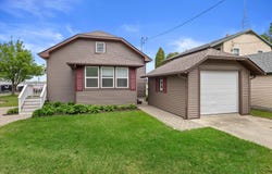 752 Wells St, Lake Geneva, WI 53147