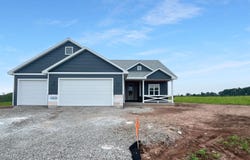 2671 LAWRENCE Lane, NEENAH, WI 54956-4403