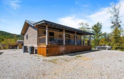 5601 Buffalo Rd, Oneida, TN 37841