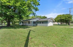 809 S Kerr Street, Blooming Grove, TX 76626